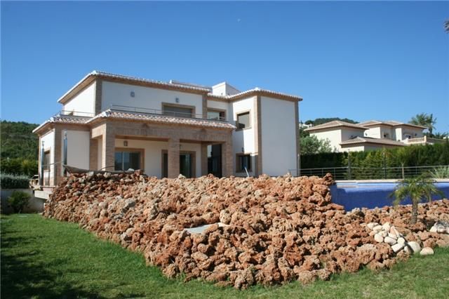 Neuwertige Luxusvilla mit Überlaufpool, Gästewohnung, Meersicht und Garage - 5