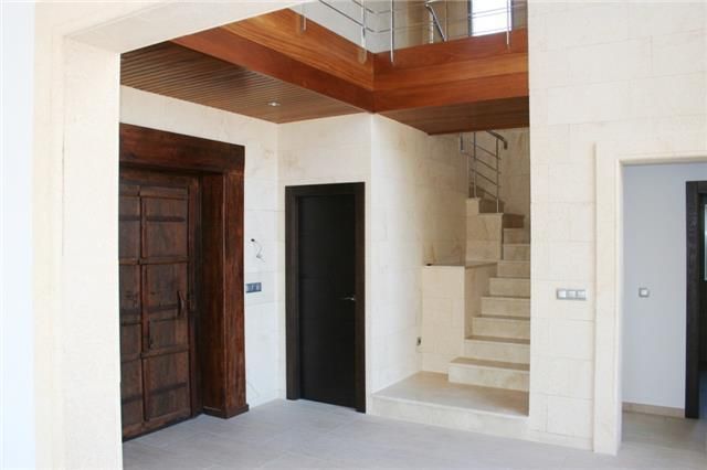 Neuwertige Luxusvilla mit Überlaufpool, Gästewohnung, Meersicht und Garage - 2