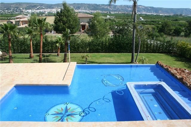 Neuwertige Luxusvilla mit Überlaufpool, Gästewohnung, Meersicht und Garage - 4