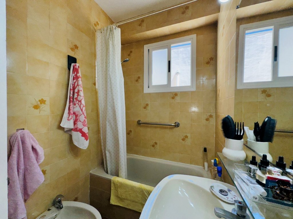 Appartement mit 3 Schlafzimmern, 2 Bädern und Tiefgaragenstellplatz direkt am Strand von La Mata - 10