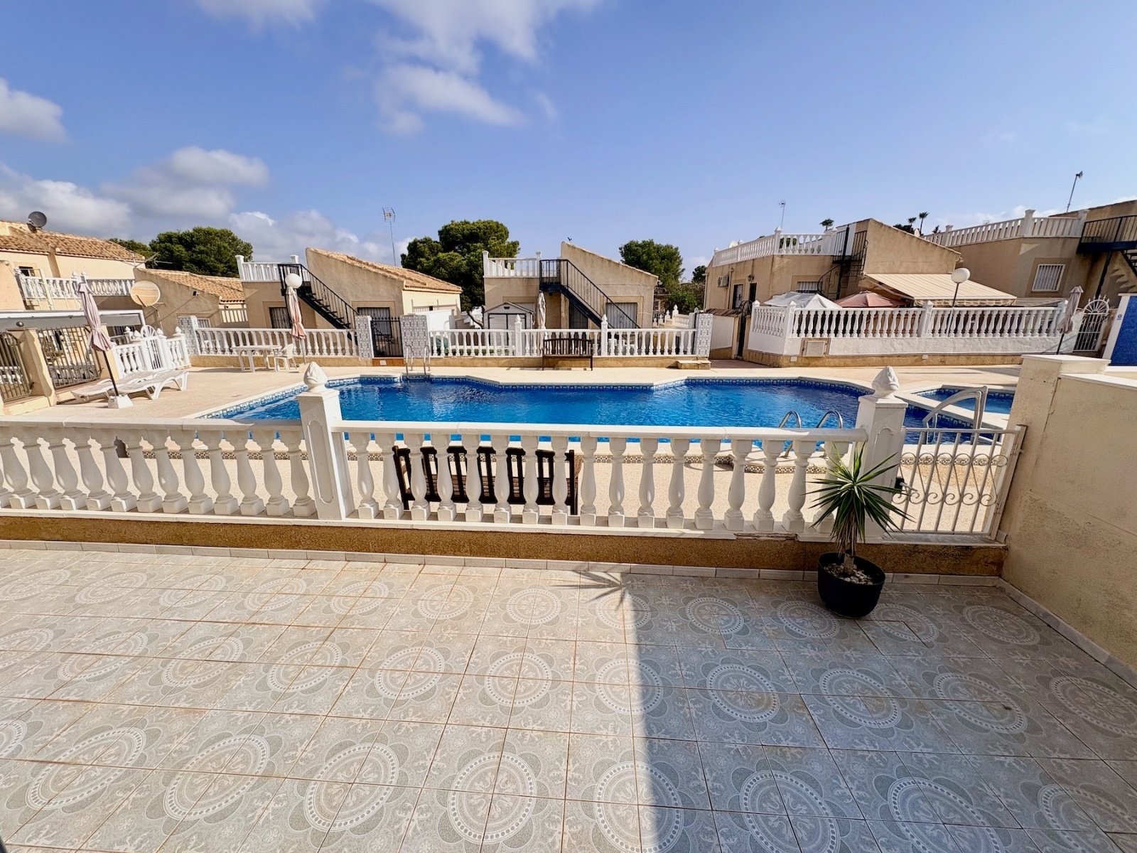 Villa mit 4 Schlafzimmern, 2 Bädern und Gemeinschaftspool - 31