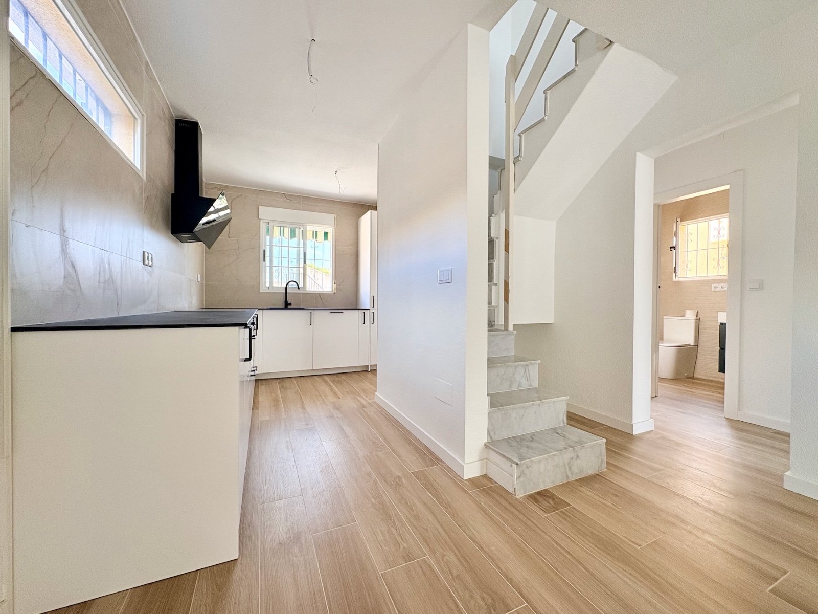 Villa mit 4 Schlafzimmern, 2 Bädern und Gemeinschaftspool - 8
