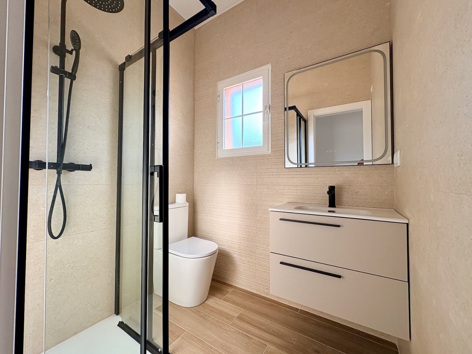 Villa mit 4 Schlafzimmern, 2 Bädern und Gemeinschaftspool - 13