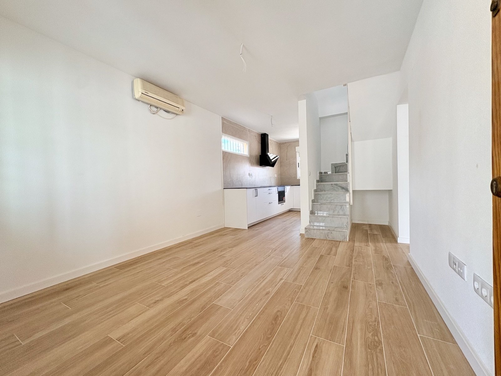 Villa mit 4 Schlafzimmern, 2 Bädern und Gemeinschaftspool - 7