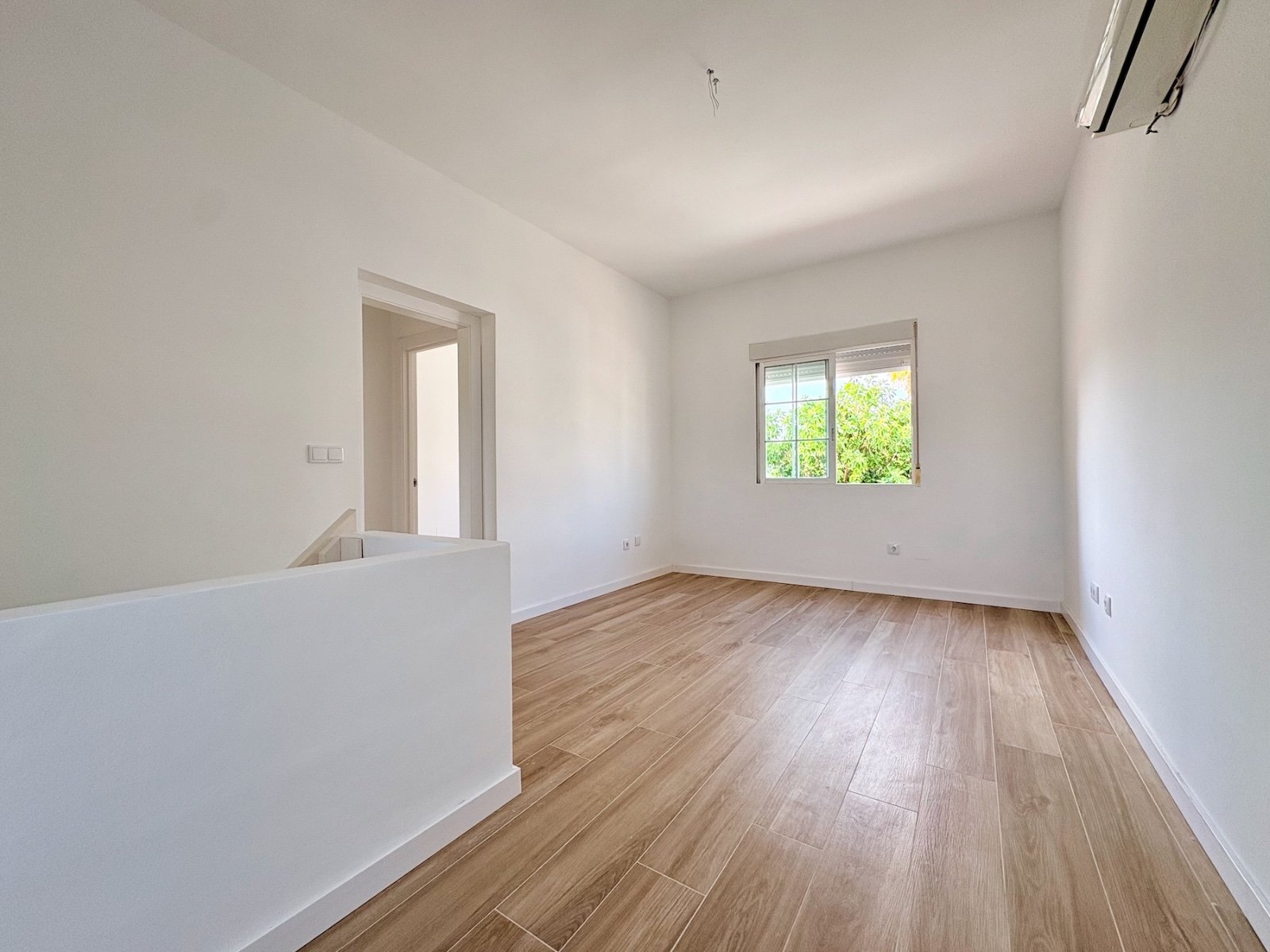 Villa mit 4 Schlafzimmern, 2 Bädern und Gemeinschaftspool - 17