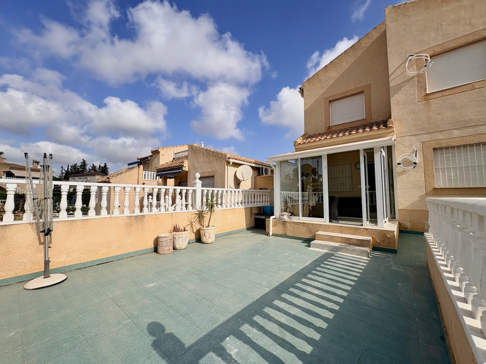 Villa mit 4 Schlafzimmern, 2 Bädern und Gemeinschaftspool - 27