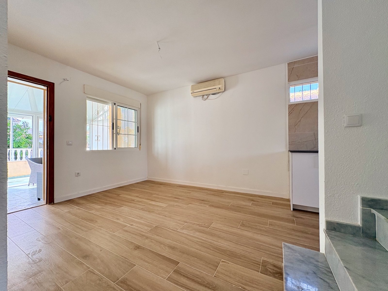 Villa mit 4 Schlafzimmern, 2 Bädern und Gemeinschaftspool - 9