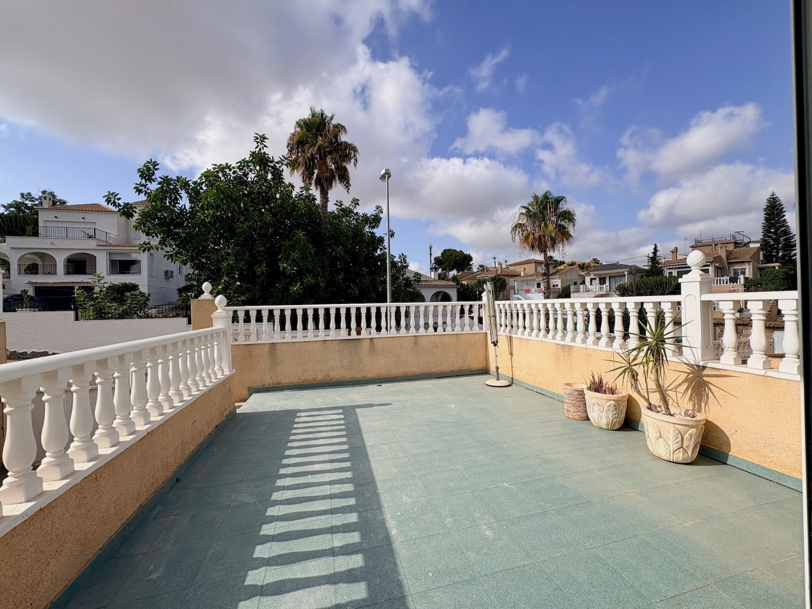 Villa mit 4 Schlafzimmern, 2 Bädern und Gemeinschaftspool - 25