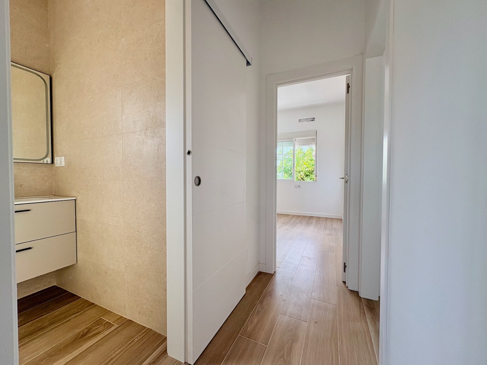 Villa mit 4 Schlafzimmern, 2 Bädern und Gemeinschaftspool - 11