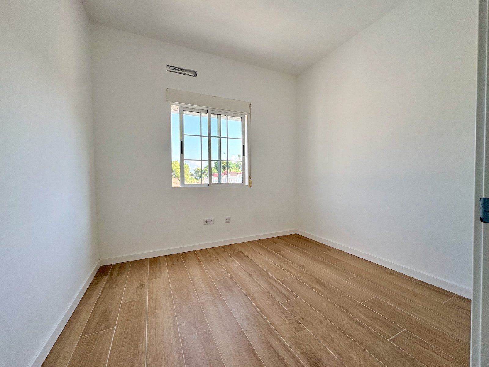 Villa mit 4 Schlafzimmern, 2 Bädern und Gemeinschaftspool - 12