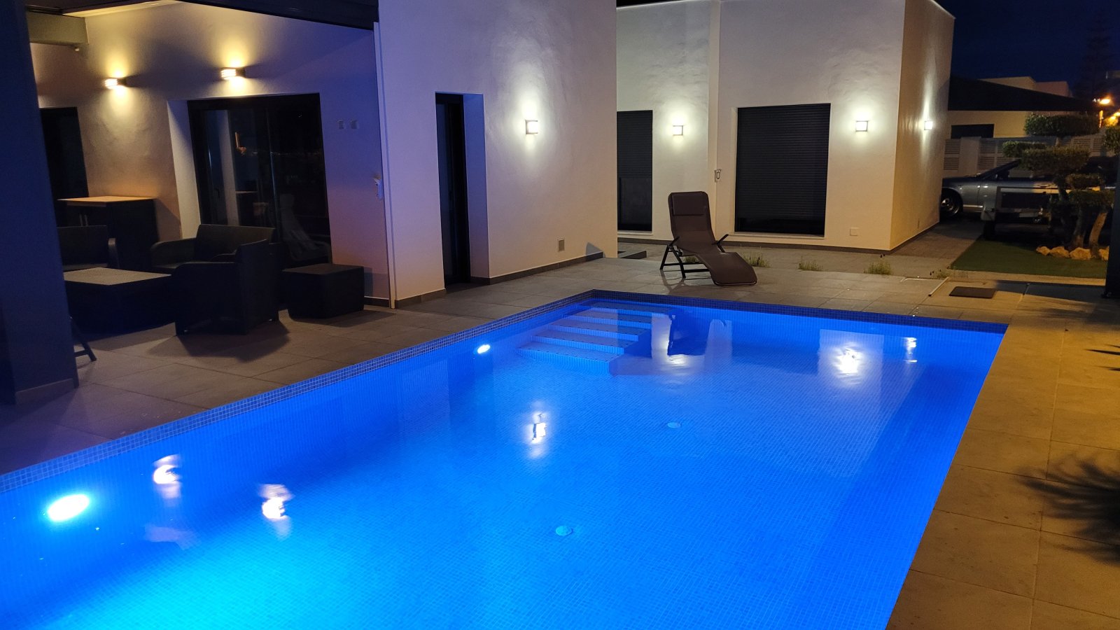 Moderne Villa mit 3 Schlafzimmern, 2 Bädern, beheiztem Pool und Touristenmietlizenz - 4