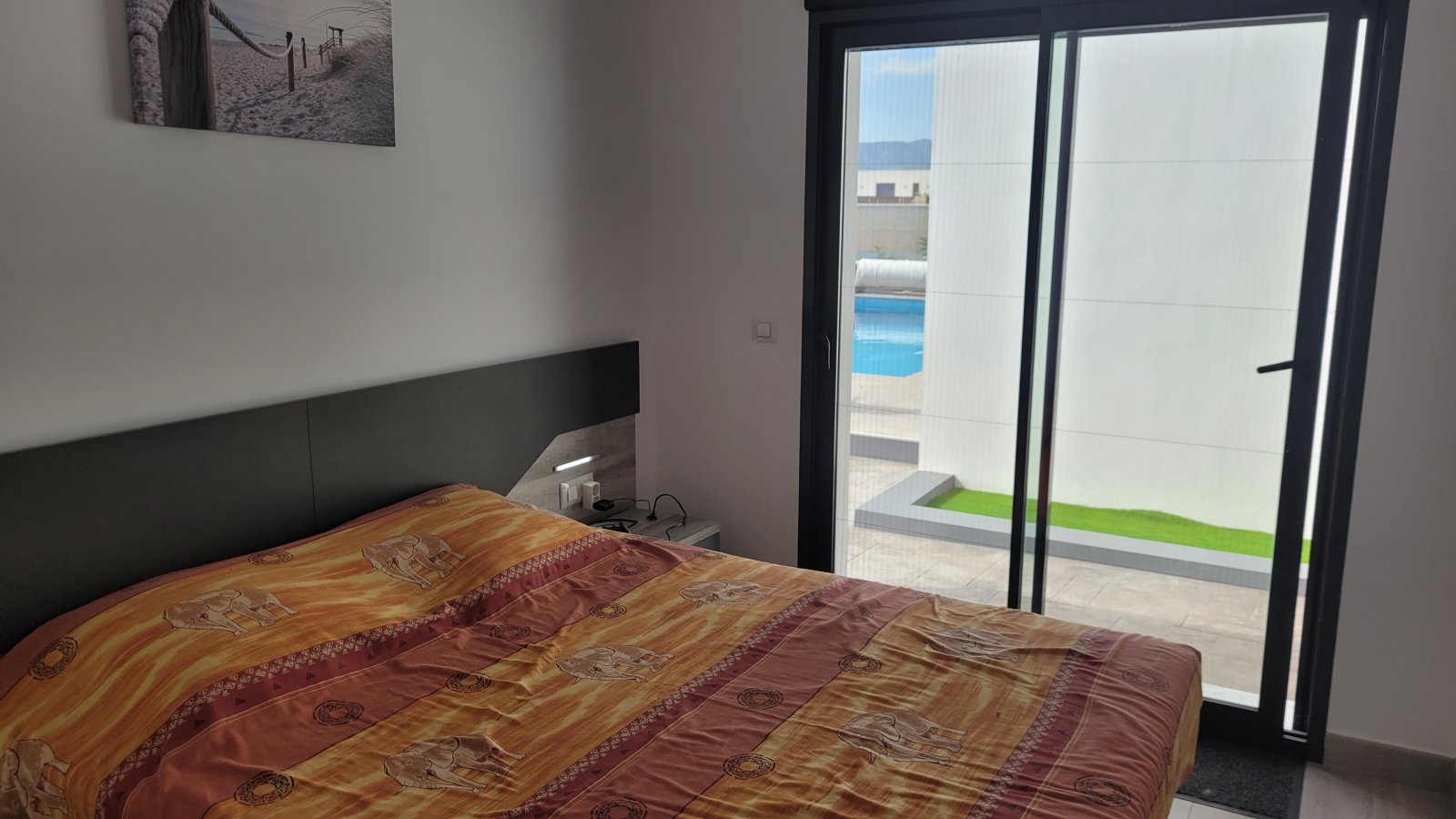 Moderne Villa mit 3 Schlafzimmern, 2 Bädern, beheiztem Pool und Touristenmietlizenz - 17