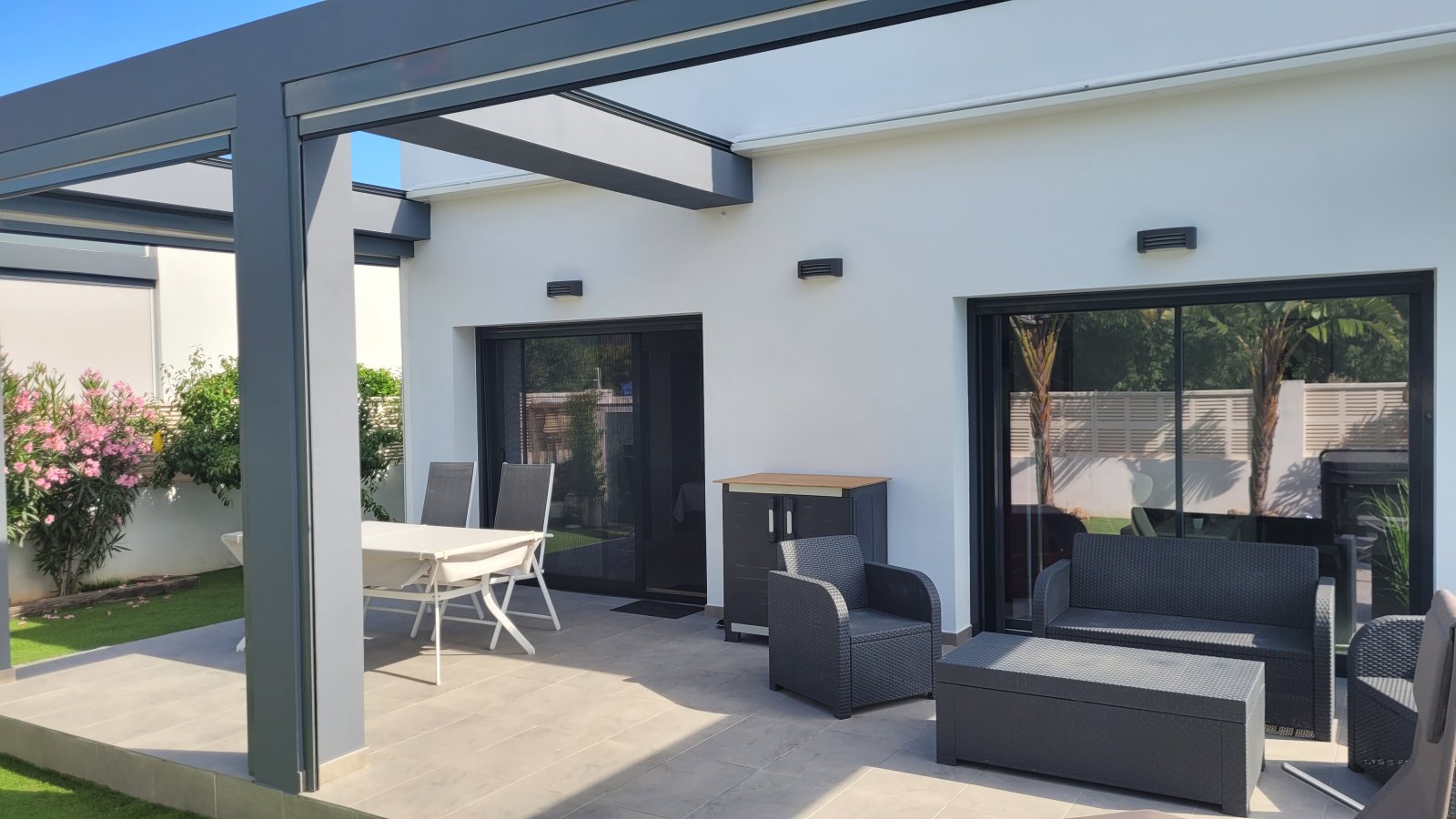 Moderne Villa mit 3 Schlafzimmern, 2 Bädern, beheiztem Pool und Touristenmietlizenz - 5