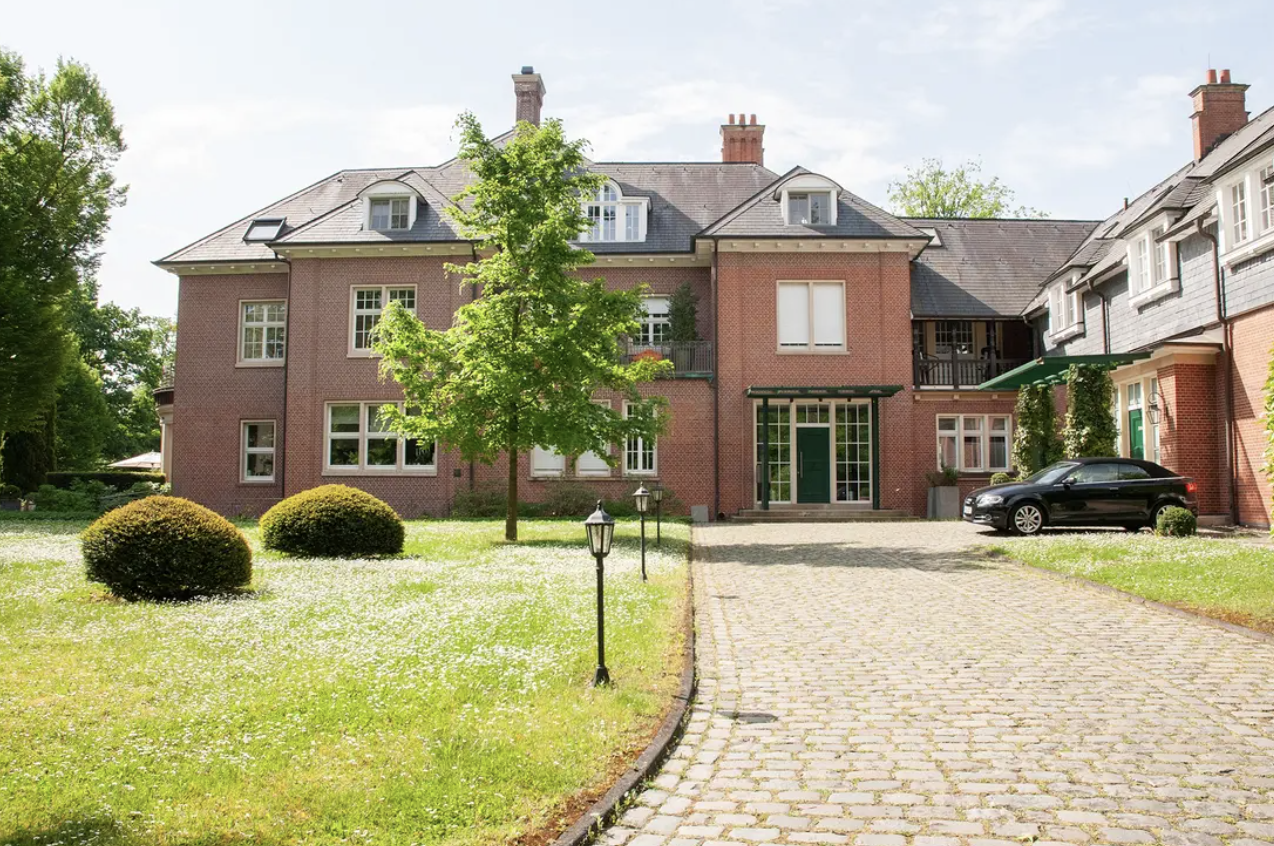 Exklusive Denkmalwohnung im privaten Villenpark - 10