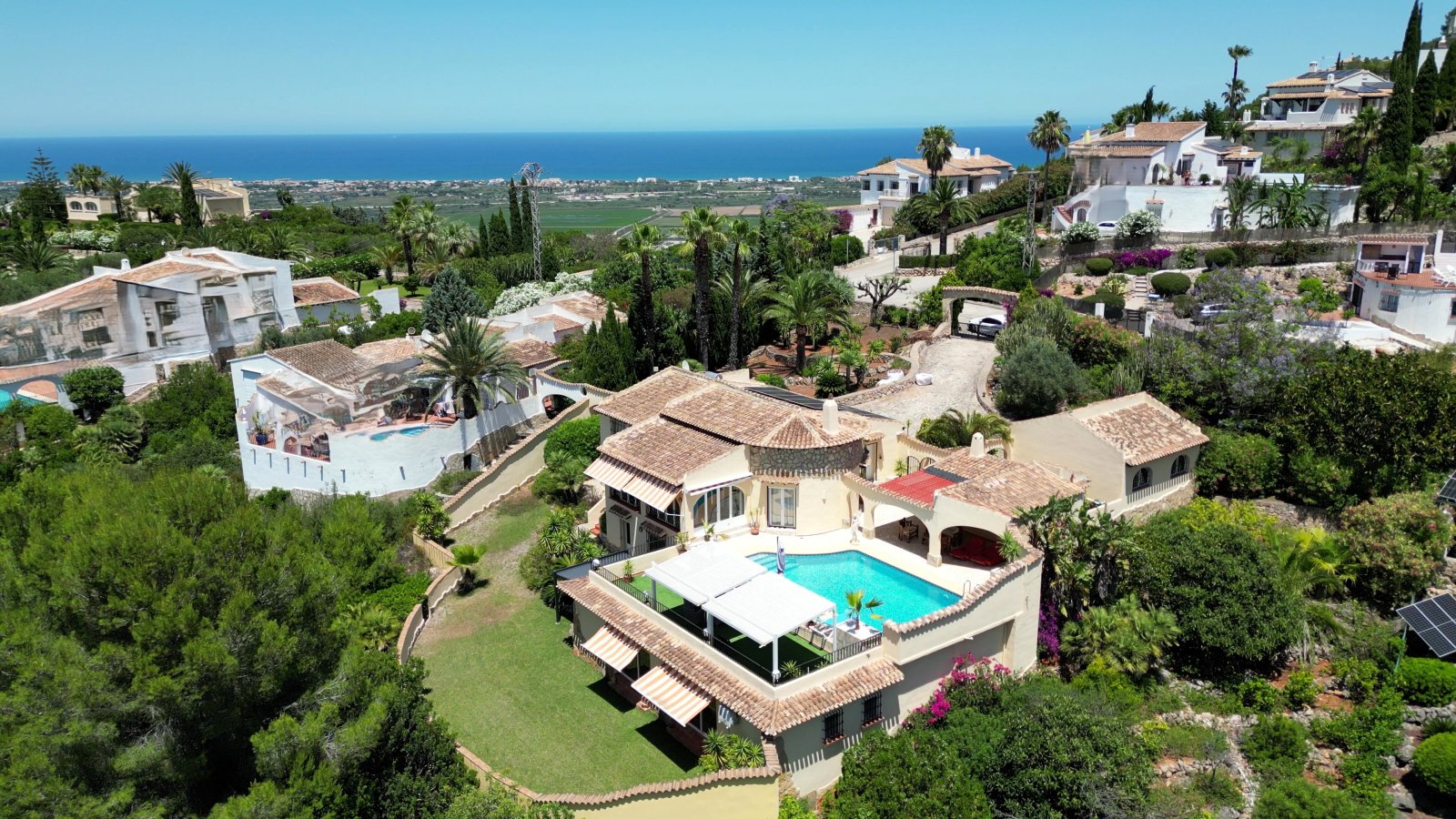 Exklusive Villa mit Pool und hochwertiger Ausstattung in Monte Pego - 1