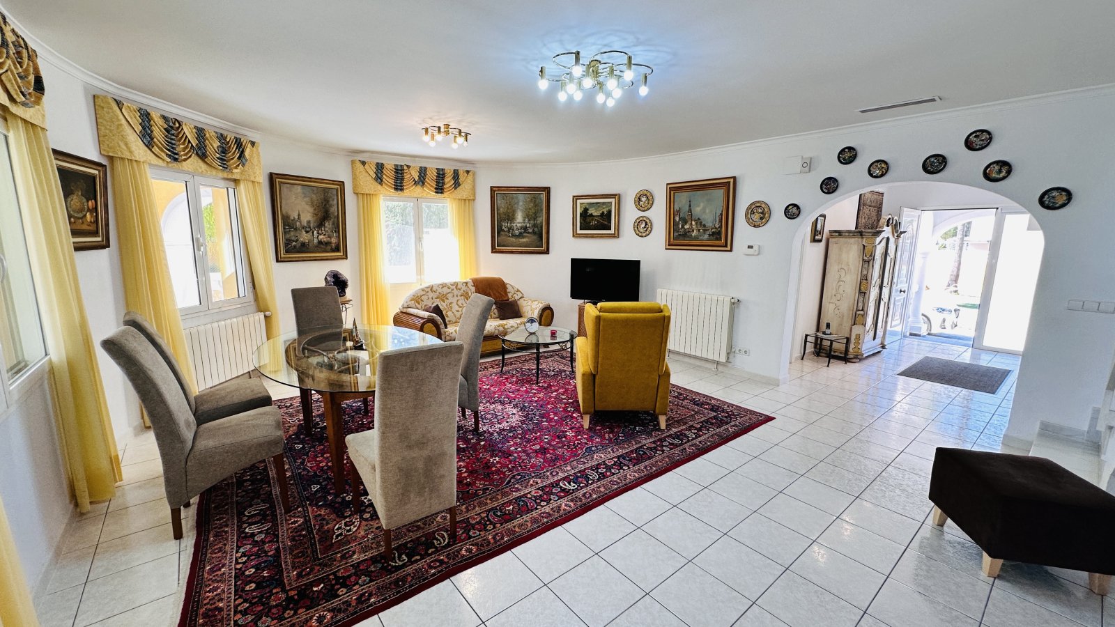 Sehr gepflegte Villa mit großem Grundstück, großem Pool, Tennisplatz, Brunnen, Garage, Heizung, Klima und vielen Extras - 15