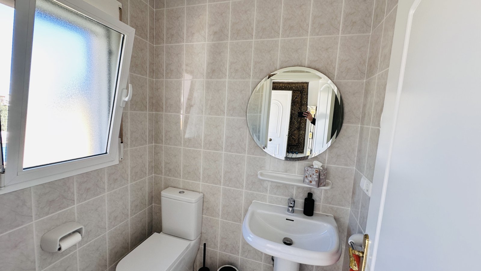 Sehr gepflegte Villa mit großem Grundstück, großem Pool, Tennisplatz, Brunnen, Garage, Heizung, Klima und vielen Extras - 13