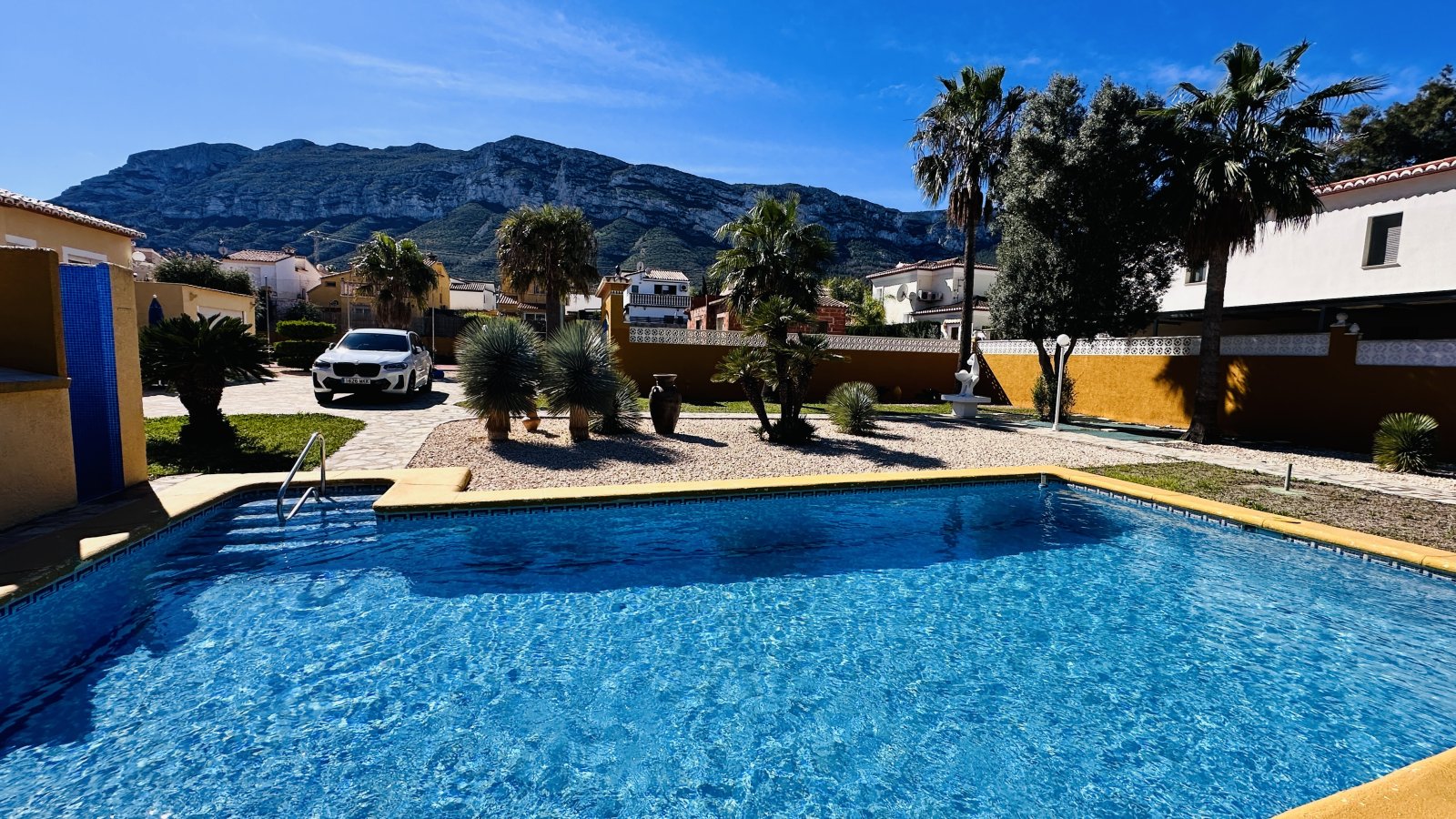 Sehr gepflegte Villa mit großem Grundstück, großem Pool, Tennisplatz, Brunnen, Garage, Heizung, Klima und vielen Extras - 38