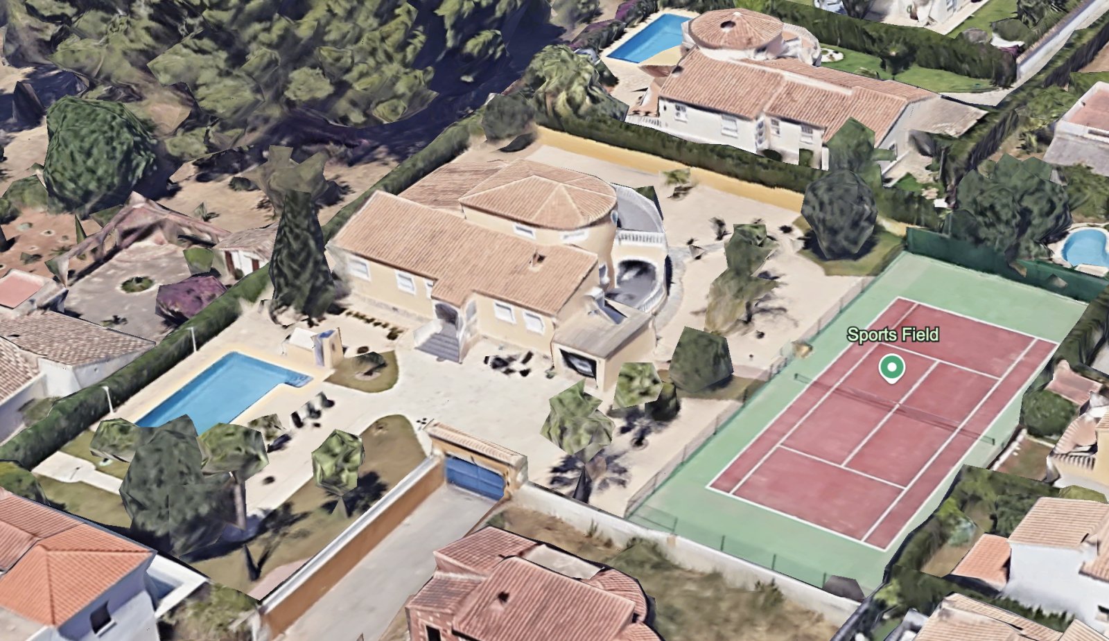Sehr gepflegte Villa mit großem Grundstück, großem Pool, Tennisplatz, Brunnen, Garage, Heizung, Klima und vielen Extras - 41