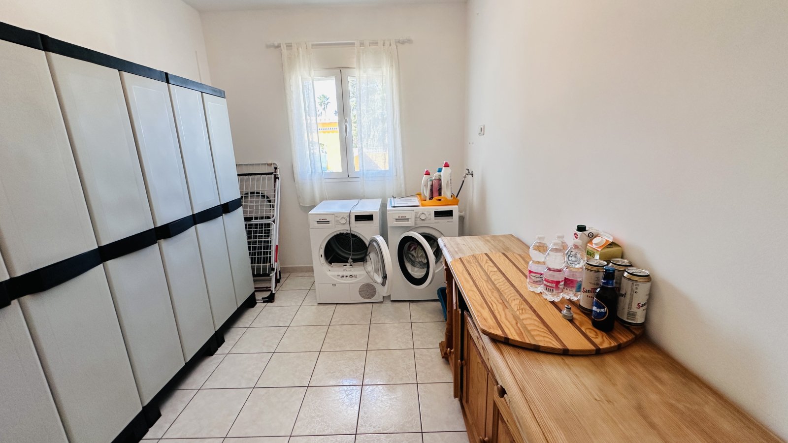 Sehr gepflegte Villa mit großem Grundstück, großem Pool, Tennisplatz, Brunnen, Garage, Heizung, Klima und vielen Extras - 17
