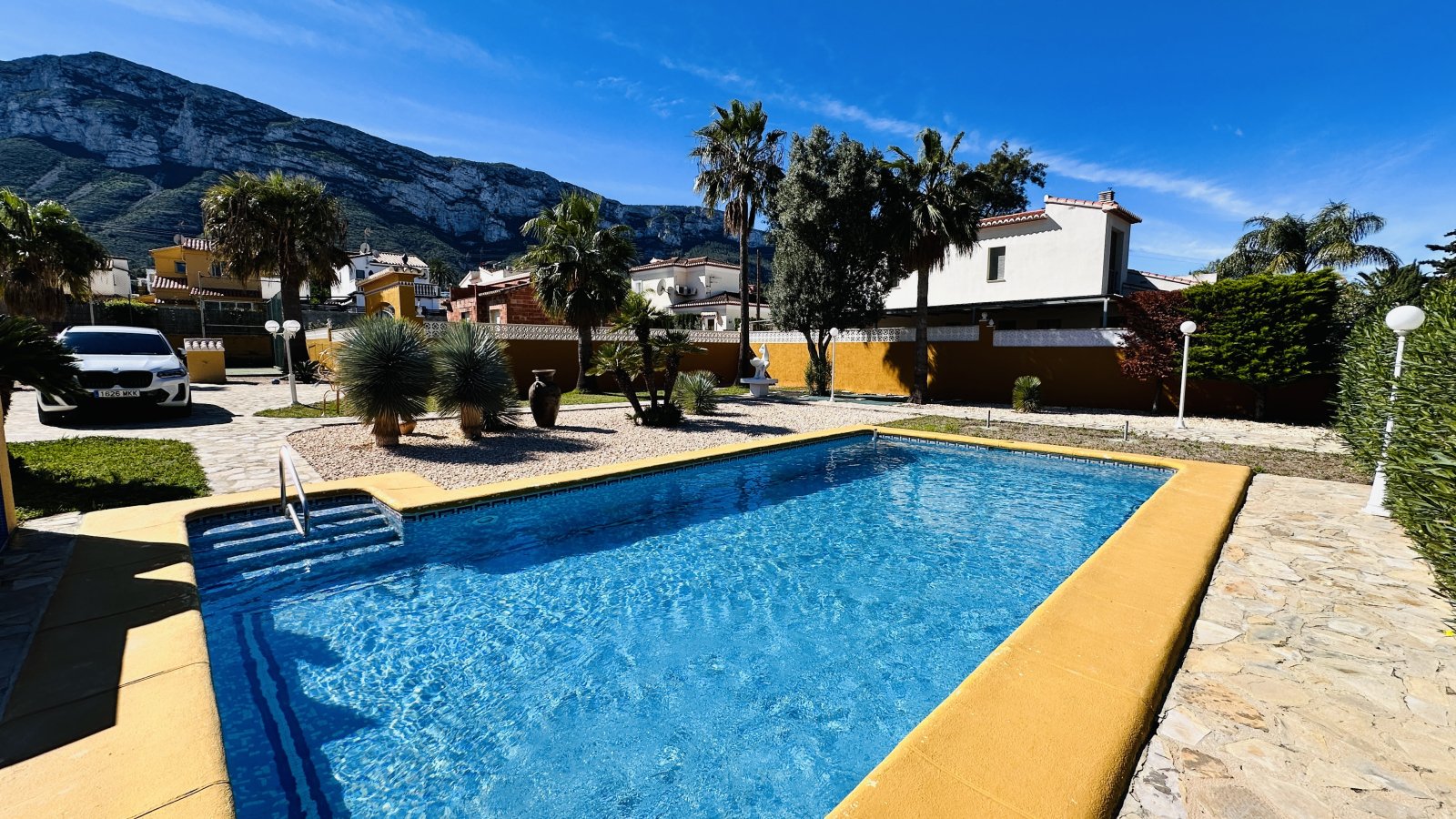 Sehr gepflegte Villa mit großem Grundstück, großem Pool, Tennisplatz, Brunnen, Garage, Heizung, Klima und vielen Extras - 5