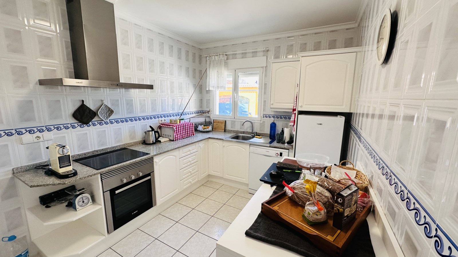Sehr gepflegte Villa mit großem Grundstück, großem Pool, Tennisplatz, Brunnen, Garage, Heizung, Klima und vielen Extras - 16