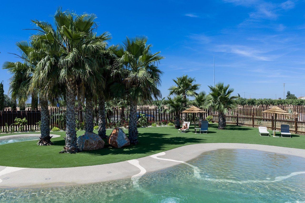 Obergeschoss-Wohnungen mit 2 Schlafzimmern, 2 Bädern, Dachterrasse, Kfz-Stellplatz und Gemeinschaftspool im El Alba Mediterranean Resort - 14