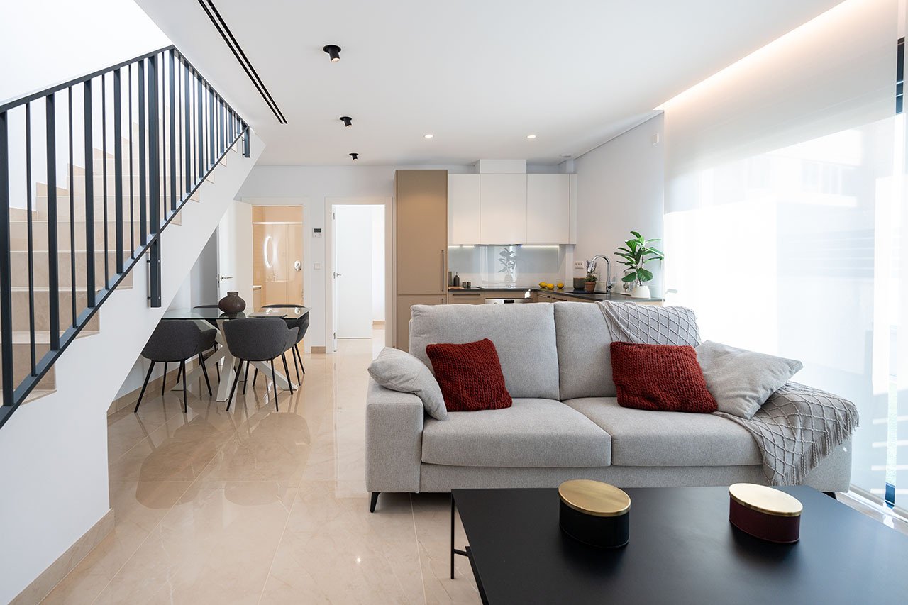 Moderne Doppelhaus-Villen mit 3 Schlafzimmern, 3 Bädern und Gemeinschaftspool nur 500 m vom kilometerlangen Sandstrand - 10