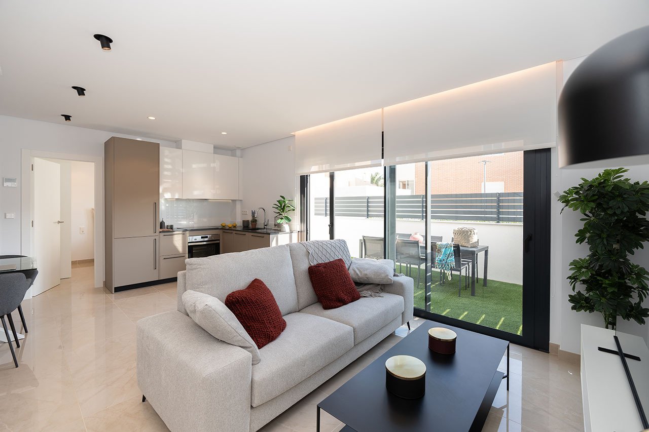 Moderne Doppelhaus-Villen mit 3 Schlafzimmern, 3 Bädern und Gemeinschaftspool nur 500 m vom kilometerlangen Sandstrand - 4
