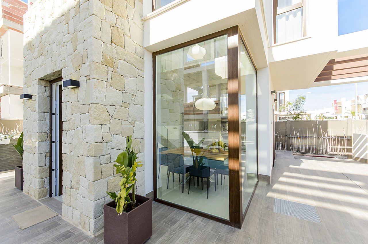 Moderne Villen mit 3 Schlafzimmern, 3 Bädern, Dachterrasse, Privatpool, Kfz-Stellplatz und optionalem Keller - 3