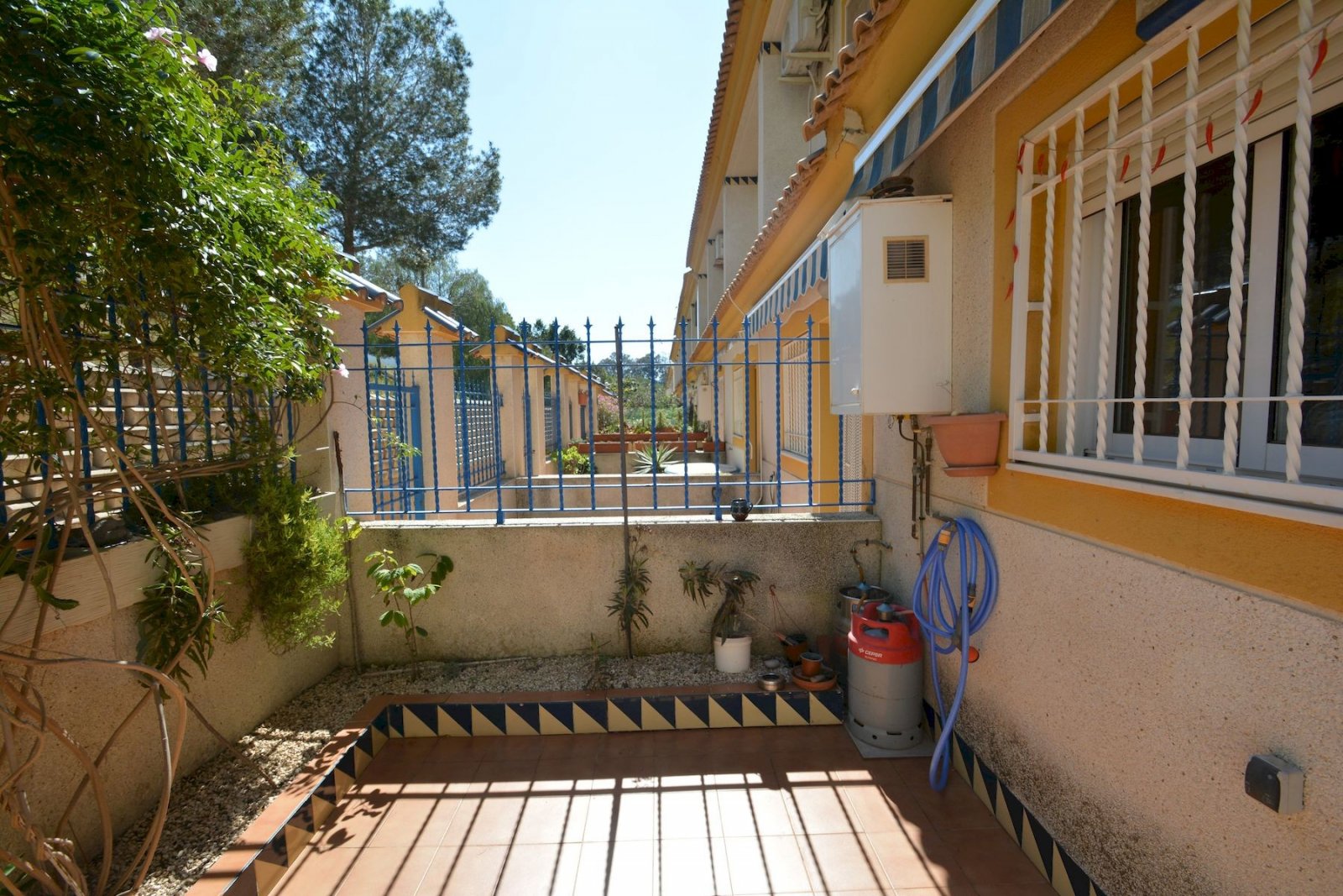 Doppelhaushälfte mit 2 Schlafzimmern, 2 Bädern, Garage und Gemeinschaftspool - 13