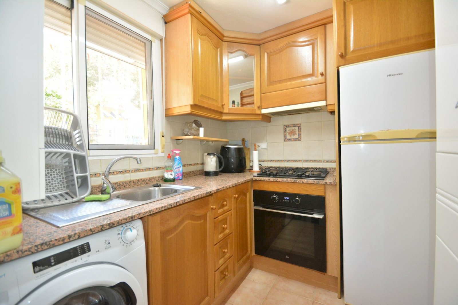 Doppelhaushälfte mit 2 Schlafzimmern, 2 Bädern, Garage und Gemeinschaftspool - 4
