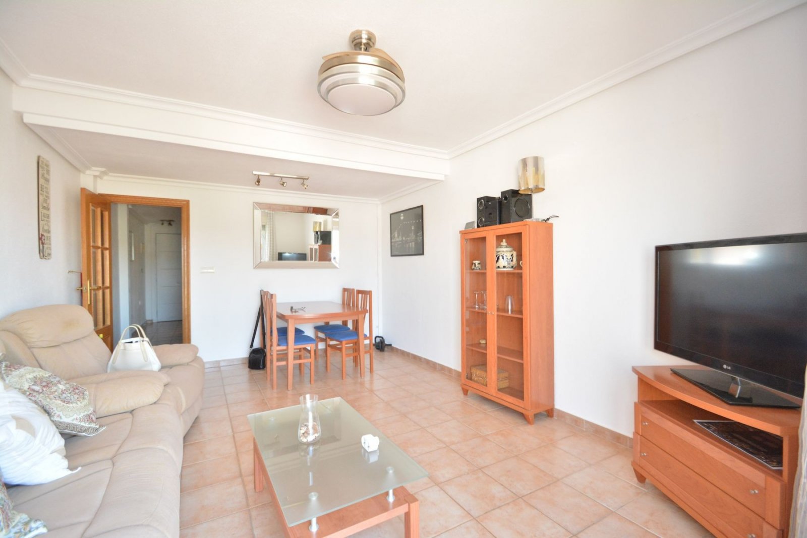 Doppelhaushälfte mit 2 Schlafzimmern, 2 Bädern, Garage und Gemeinschaftspool - 2