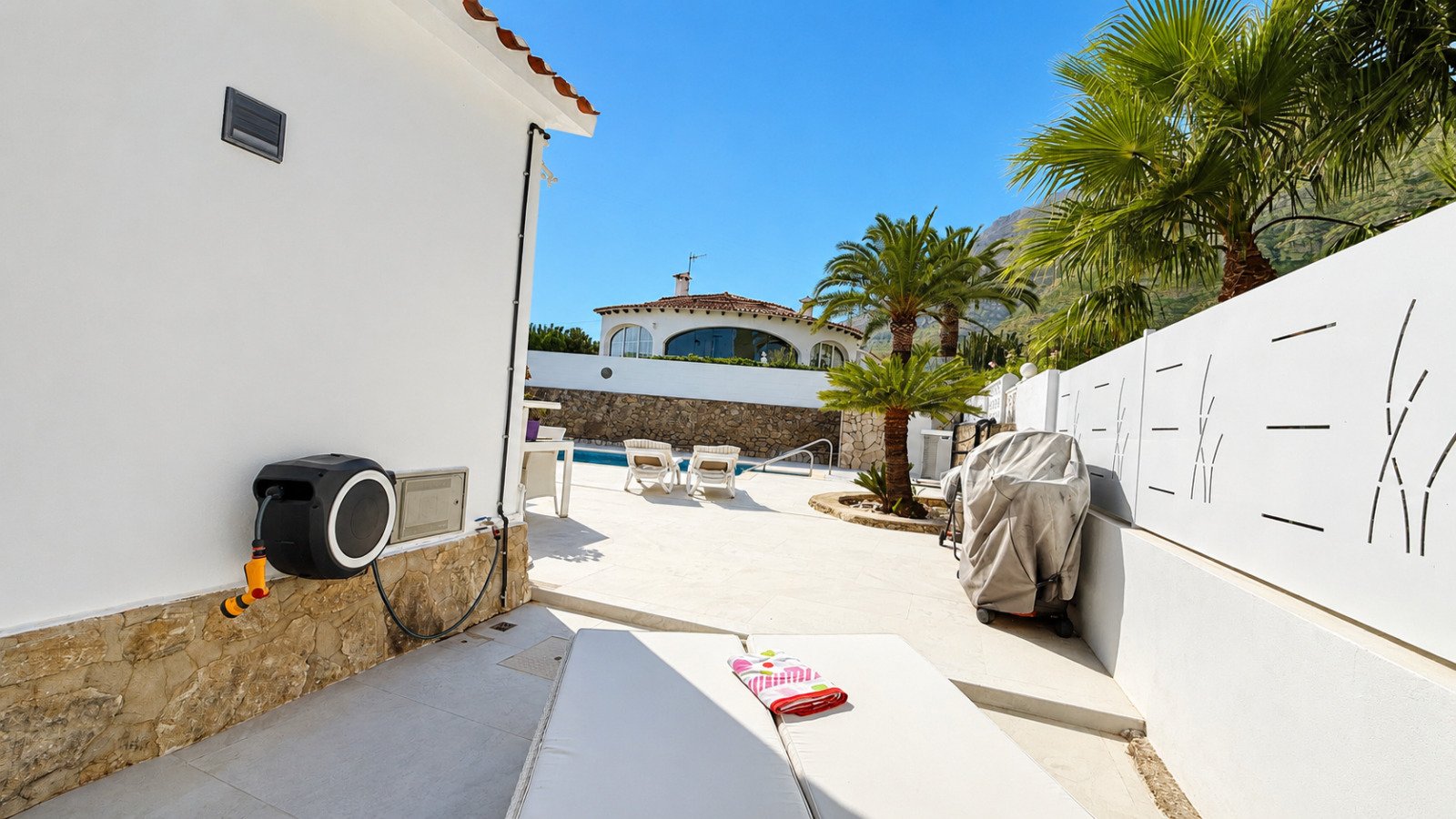 Modernisierte Villa mit Meerblick, 2 Schlafzimmern und Privatpool - 25