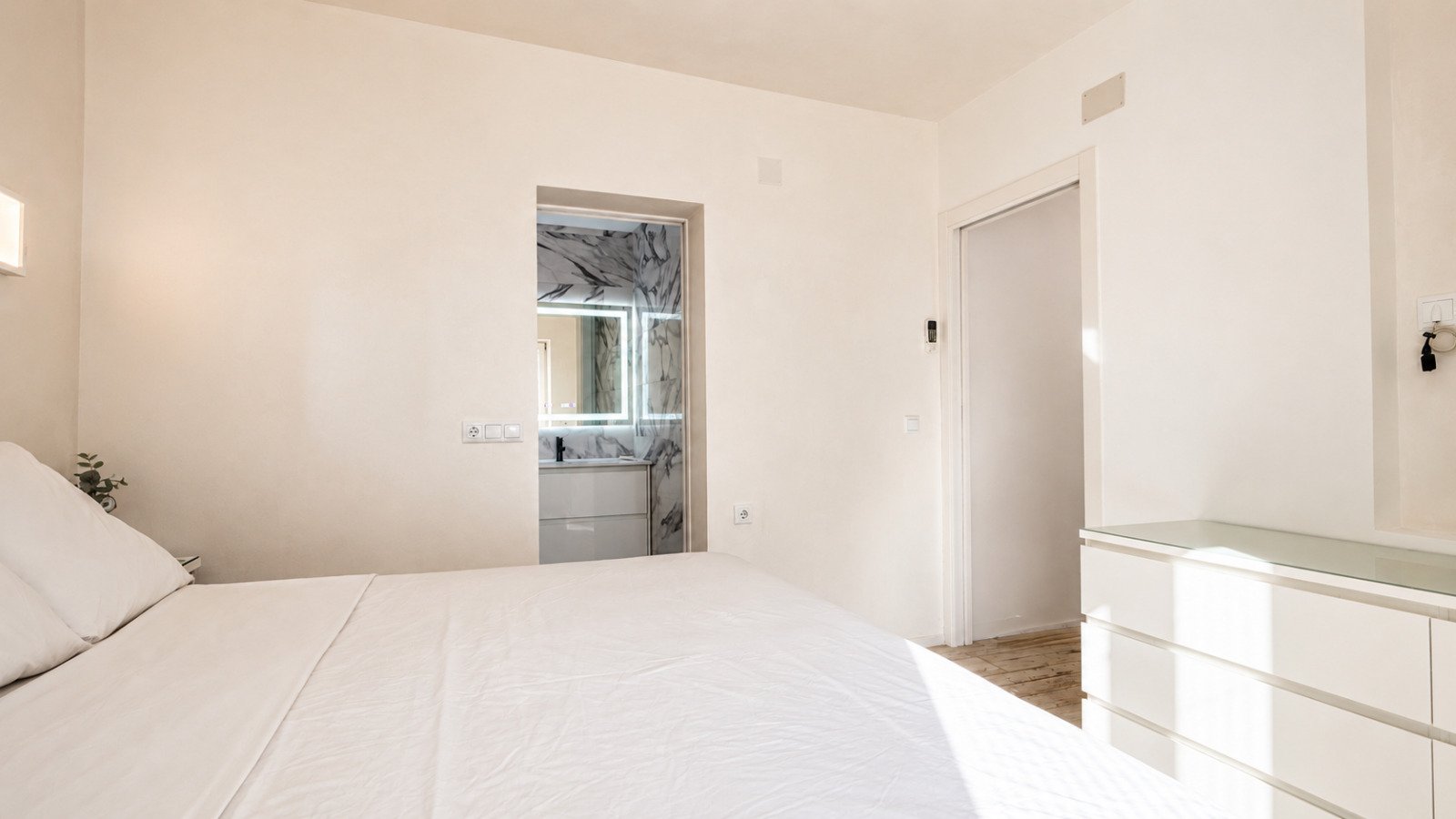 Modernisierte Villa mit Meerblick, 2 Schlafzimmern und Privatpool - 18