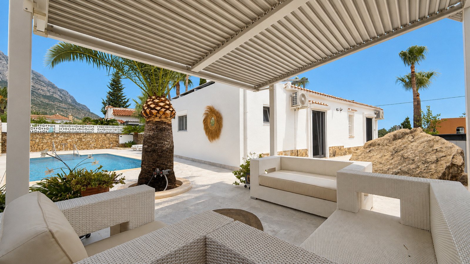 Modernisierte Villa mit Meerblick, 2 Schlafzimmern und Privatpool - 2