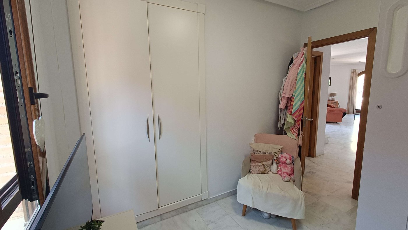 Außergewöhnliche Doppelhaushälfte mit 3 Schlafzimmern, 2 Bädern, separatem Gästebereich und privatem Pool im Herzen des La Finca Golf & Spa Resorts - 20