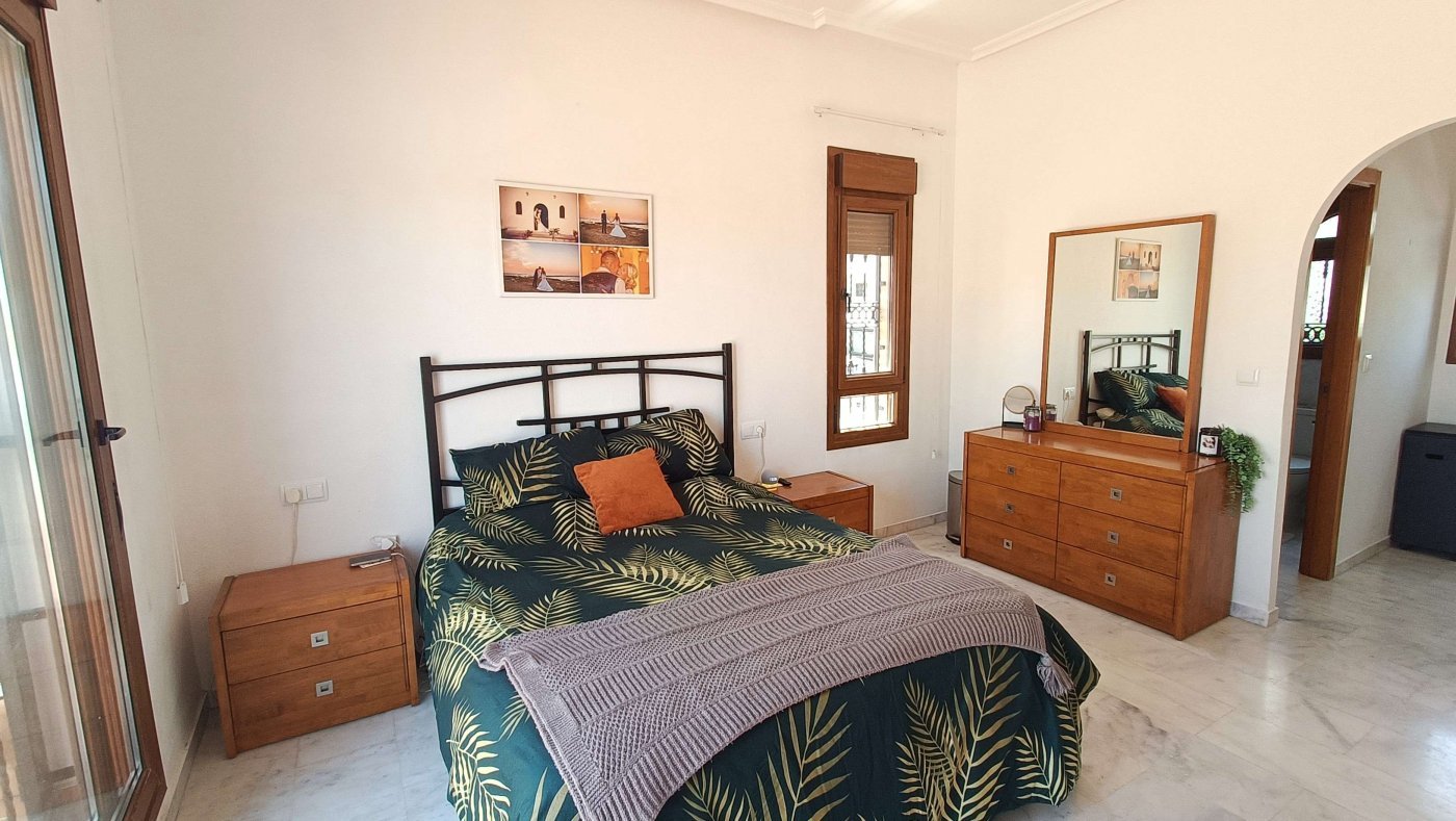 Außergewöhnliche Doppelhaushälfte mit 3 Schlafzimmern, 2 Bädern, separatem Gästebereich und privatem Pool im Herzen des La Finca Golf & Spa Resorts - 21