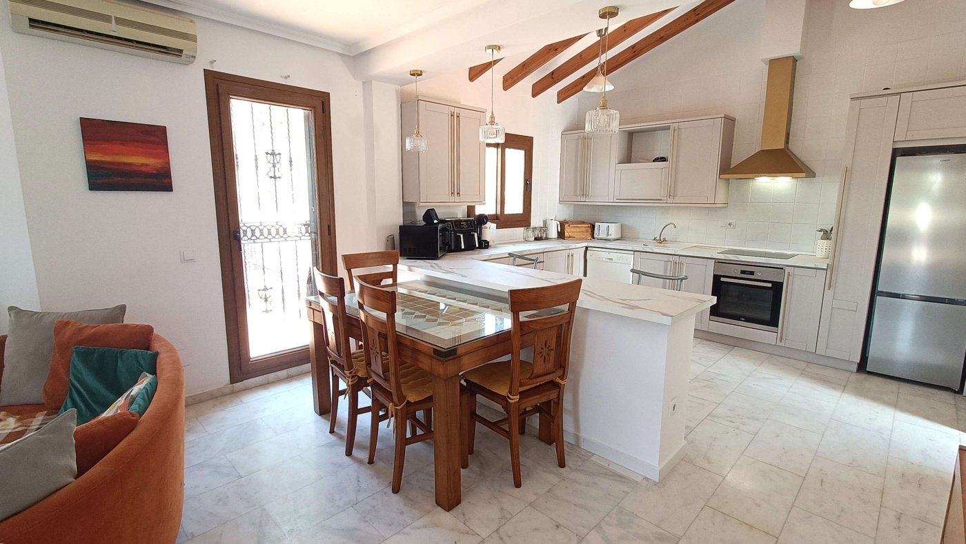 Außergewöhnliche Doppelhaushälfte mit 3 Schlafzimmern, 2 Bädern, separatem Gästebereich und privatem Pool im Herzen des La Finca Golf & Spa Resorts - 7