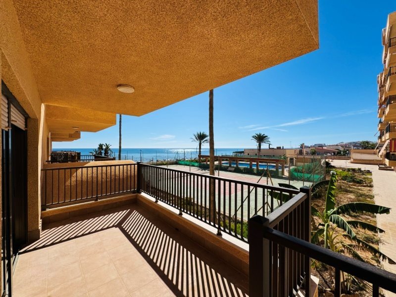 Wunderschöne renovierte Wohnung mit Meerblick in erster Strandreihe in La Mata - 5