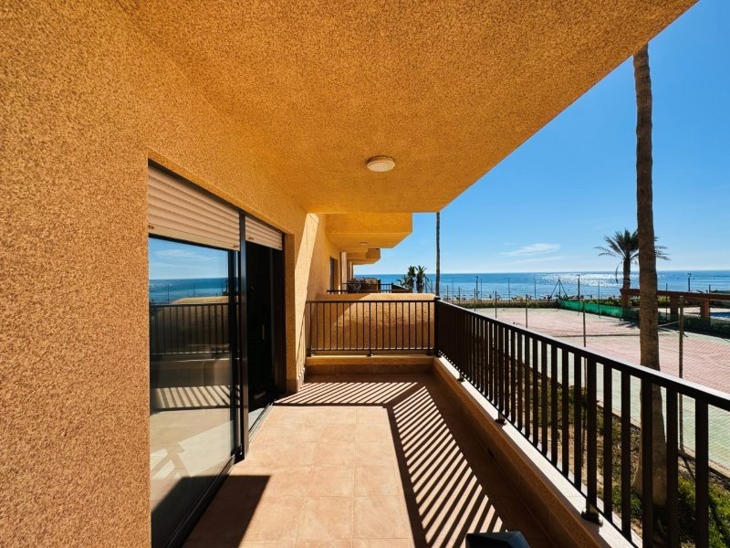 Wunderschöne renovierte Wohnung mit Meerblick in erster Strandreihe in La Mata - 6