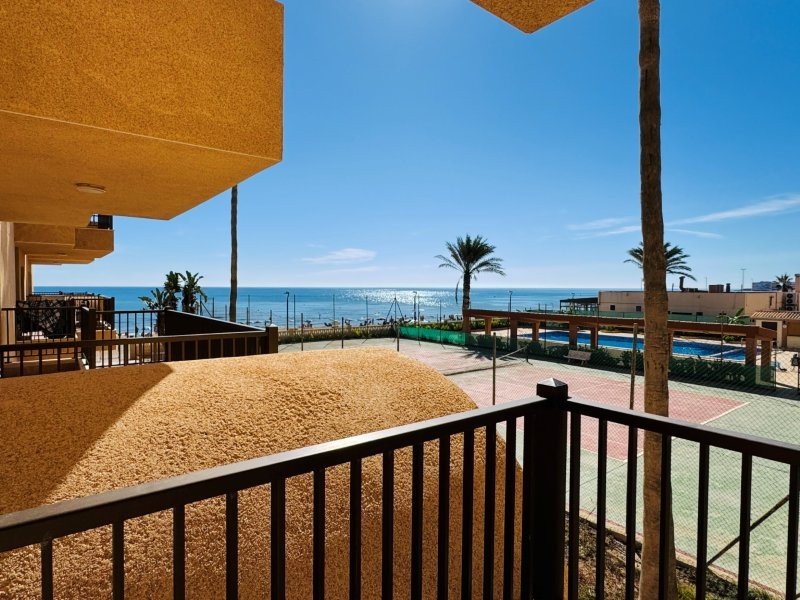 Wunderschöne renovierte Wohnung mit Meerblick in erster Strandreihe in La Mata - 8