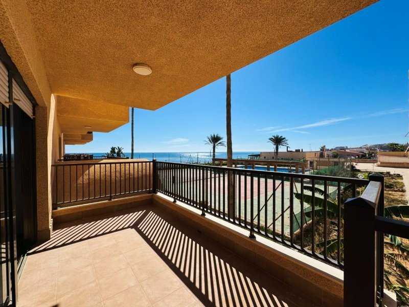 Wunderschöne renovierte Wohnung mit Meerblick in erster Strandreihe in La Mata - 7