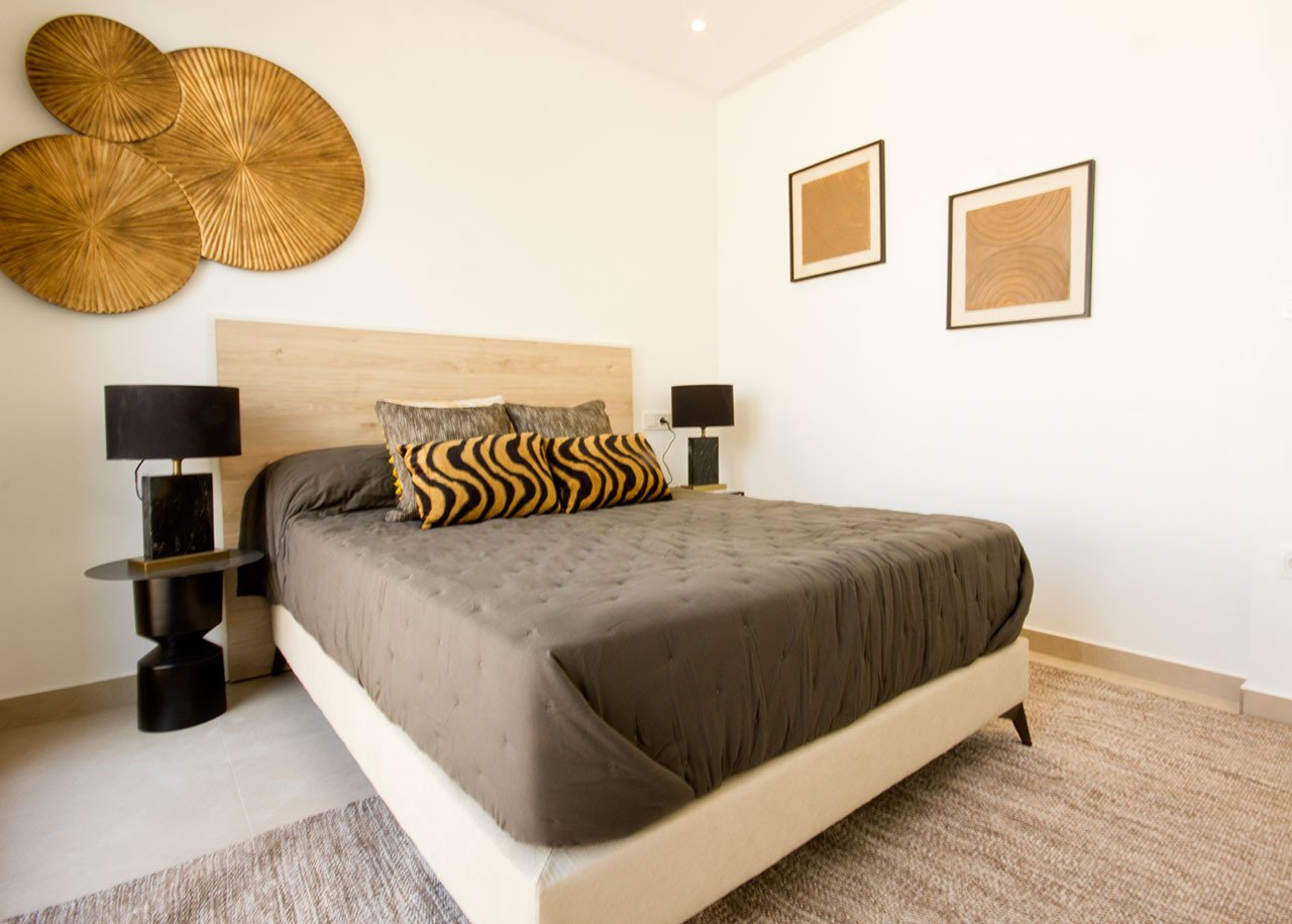 Obergeschoss-Wohnungen mit 2 Schlafzimmern, 2 Bädern, Dachterrasse, Kfz-Stellplatz und Gemeinschaftspool - 15