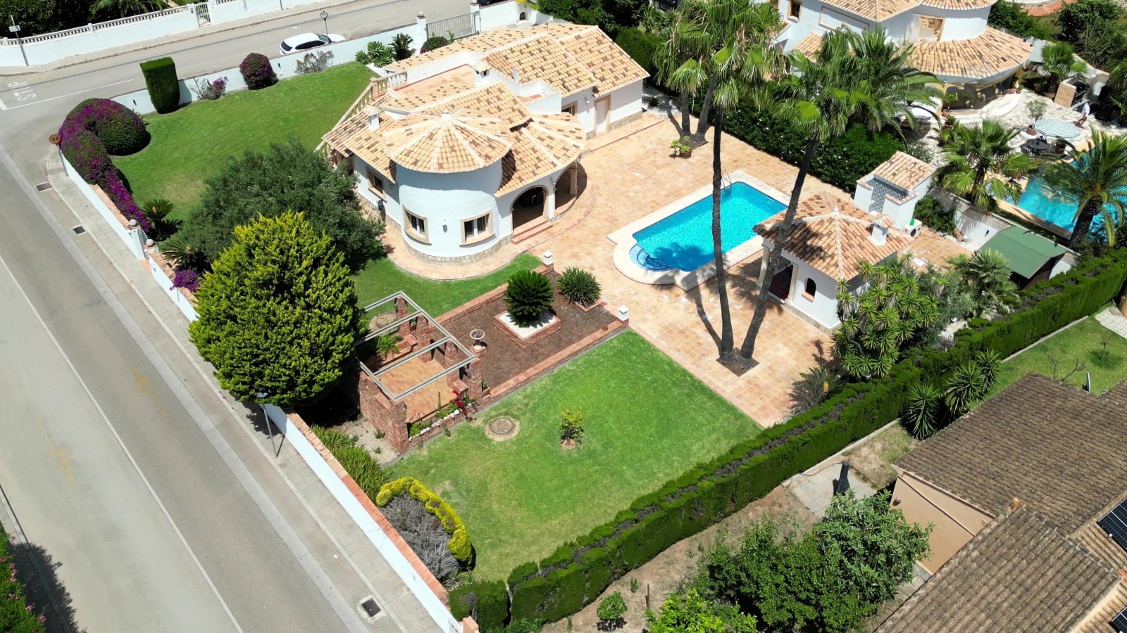 Einzigartige Traumvilla nahe Denia mit großem Eckgrundstück nur wenige Gehminuten vom Meer entfernt - 5