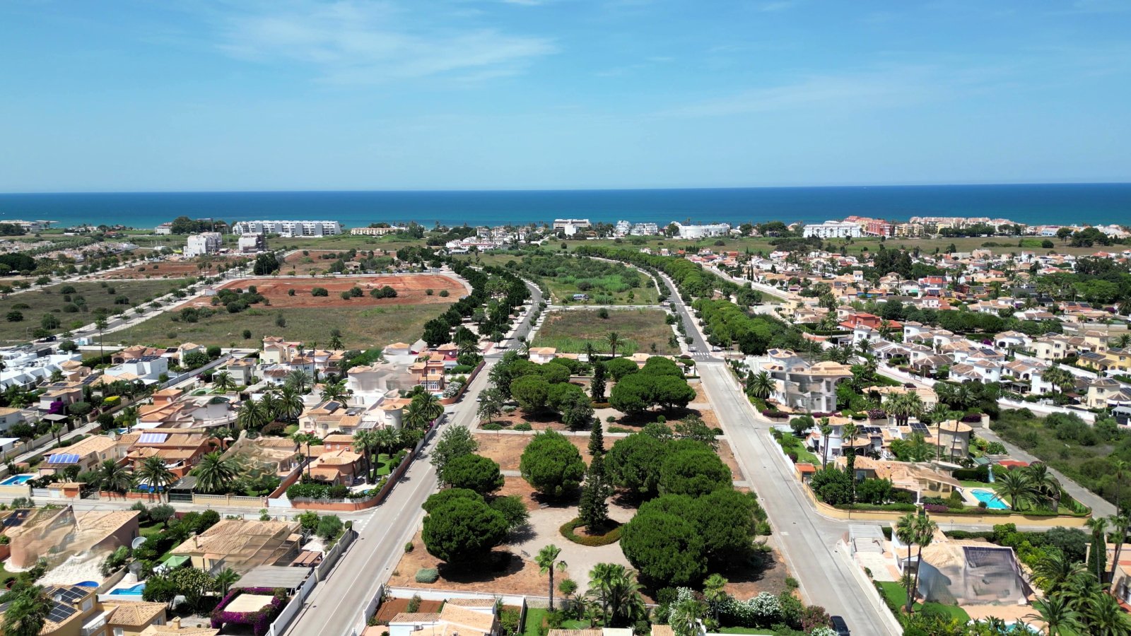 Einzigartige Traumvilla nahe Denia mit großem Eckgrundstück nur wenige Gehminuten vom Meer entfernt - 2