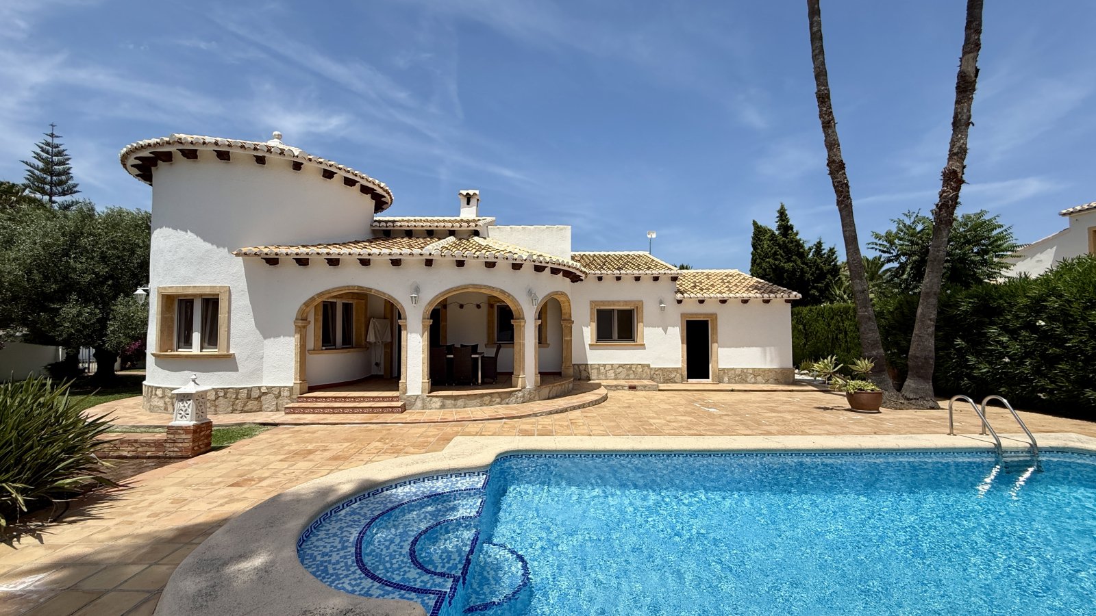 Einzigartige Traumvilla nahe Denia mit großem Eckgrundstück nur wenige Gehminuten vom Meer entfernt - 8