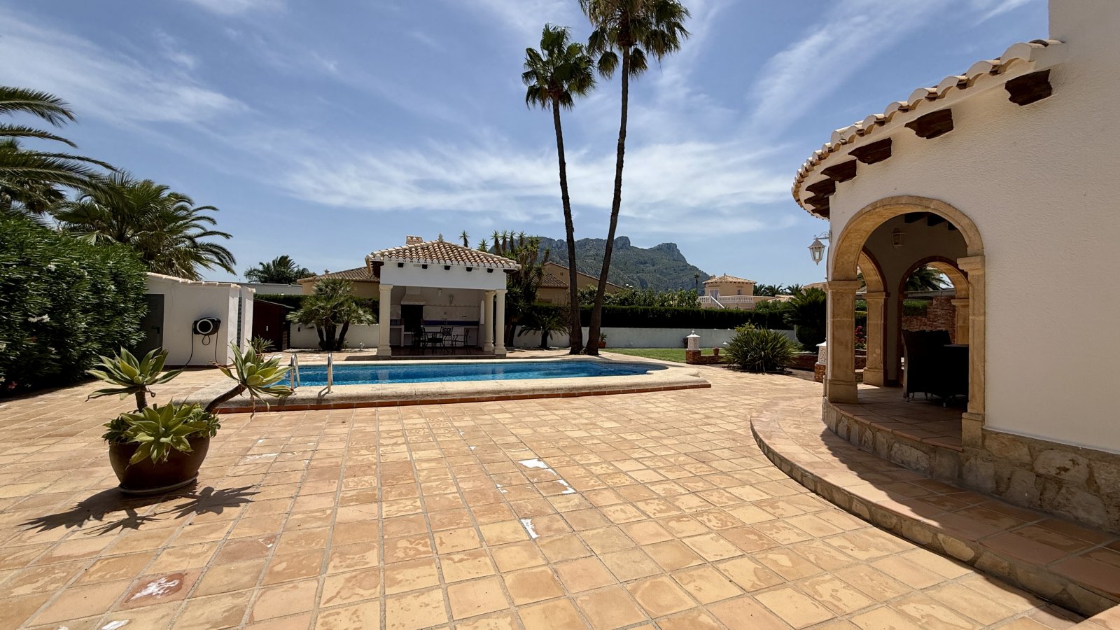 Einzigartige Traumvilla nahe Denia mit großem Eckgrundstück nur wenige Gehminuten vom Meer entfernt - 33