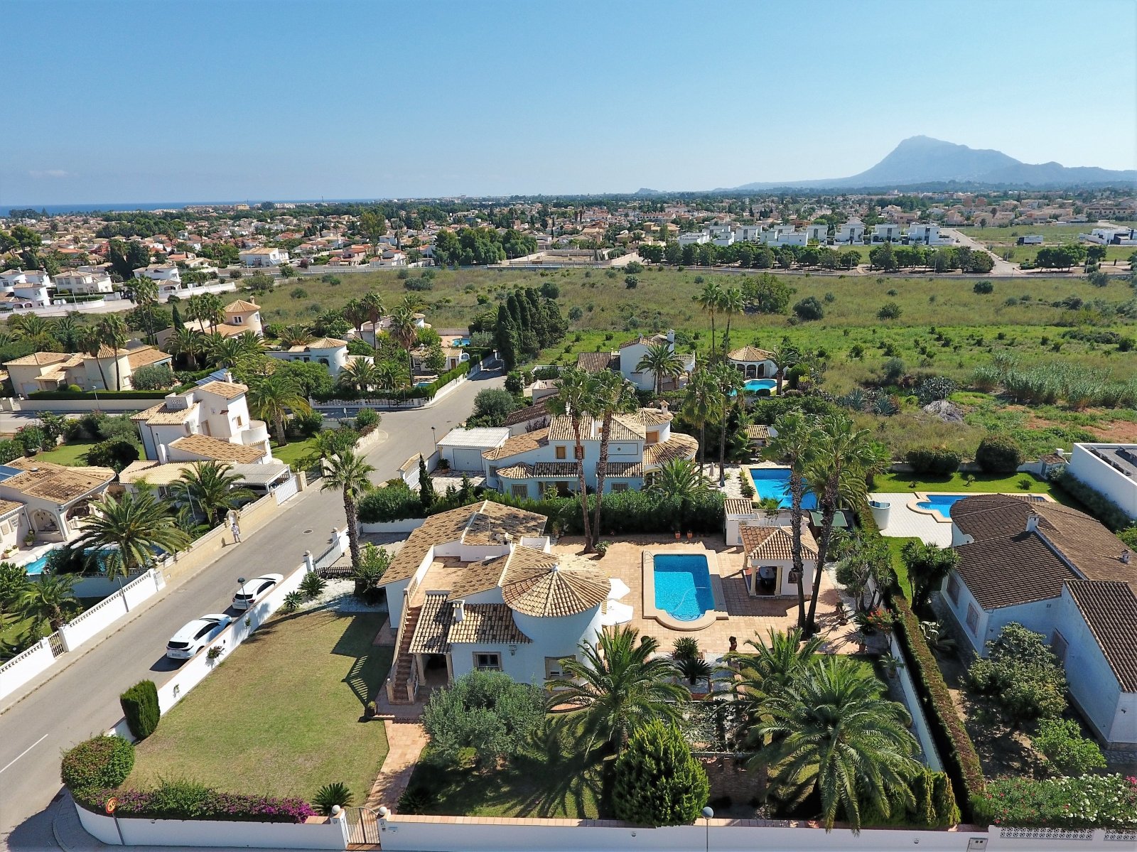 Einzigartige Traumvilla nahe Denia mit großem Eckgrundstück nur wenige Gehminuten vom Meer entfernt - 36