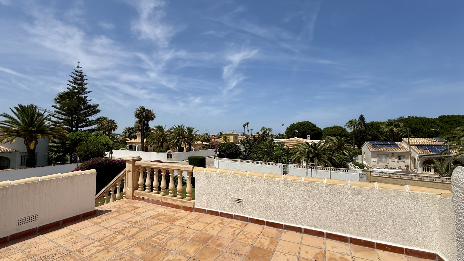 Einzigartige Traumvilla nahe Denia mit großem Eckgrundstück nur wenige Gehminuten vom Meer entfernt - 12
